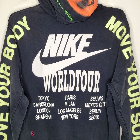 Nike World Tour Beaverton Oregon Embroidered Hoodie Size Medium - Picture 7 of 14